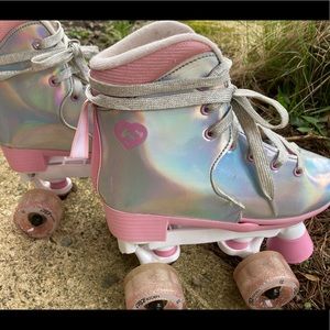 Girls Roller Skates w/light up wheels